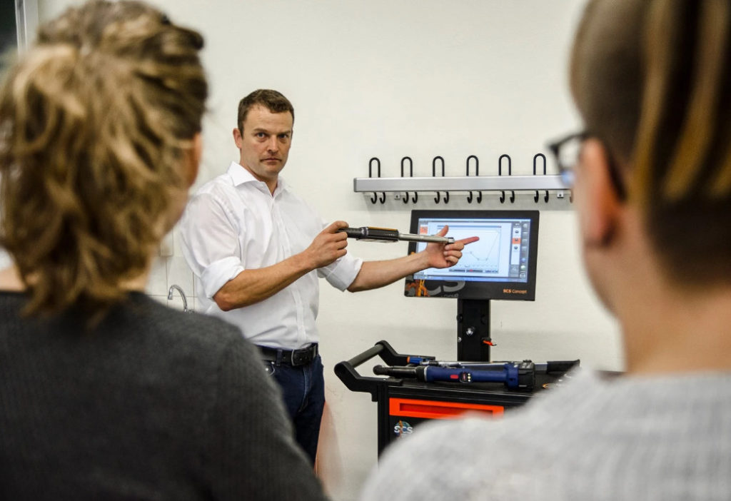 Schraubfachausbildung des Deutschen Schraubenverbands (DSV) - Modul 3 - Maschinen- und Prozessfähigkeit Schraubfachausbildung des Deutschen Schraubenverbands (DSV) - Modul 3 - Maschinen- und Prozessfähigkeit